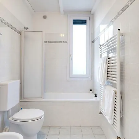 San Lazzaro Palazzone Duplex Flat アパート サン・ラッザロ・ディ・サーヴェナ