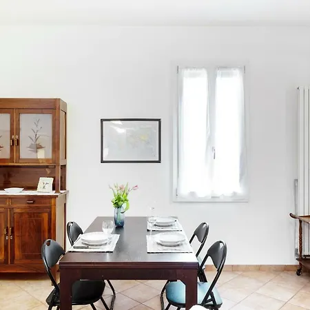 아파트 San Lazzaro Palazzone Duplex Flat 산레자로디사베나